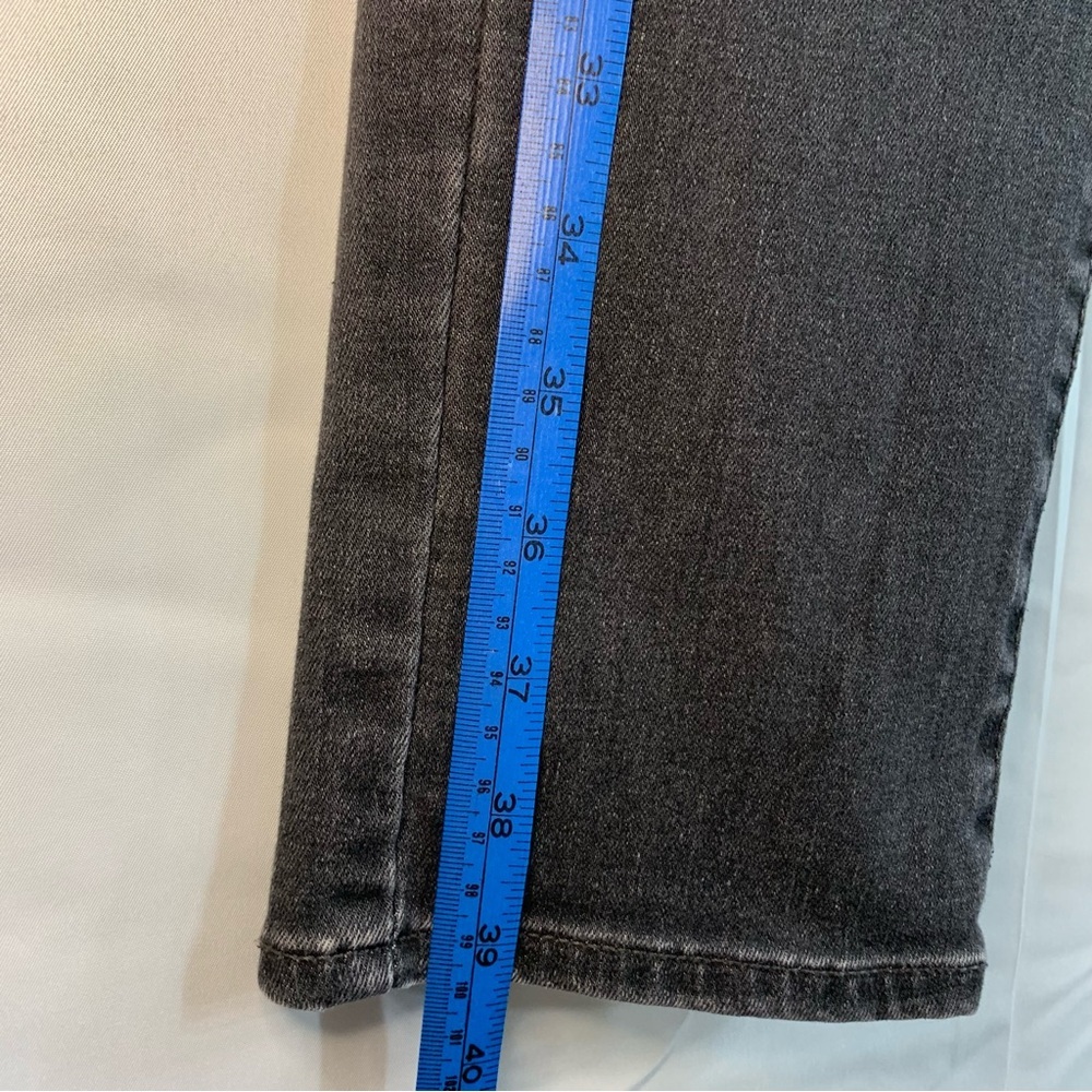 Levi Strauss 311 Shaping Skinny Black Denim Jeans, size 33 - Picture 13 of 16